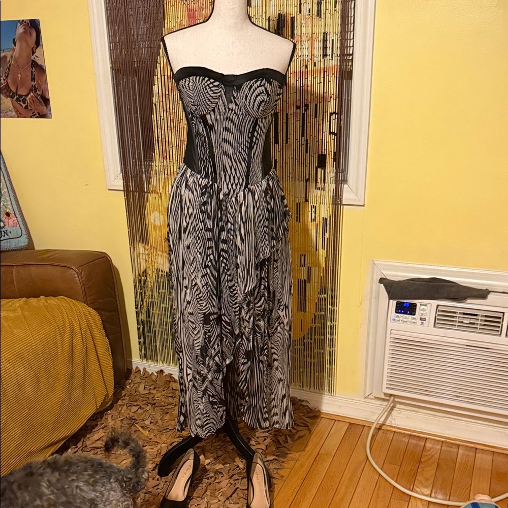 bebe Monochrome Strapless Dress